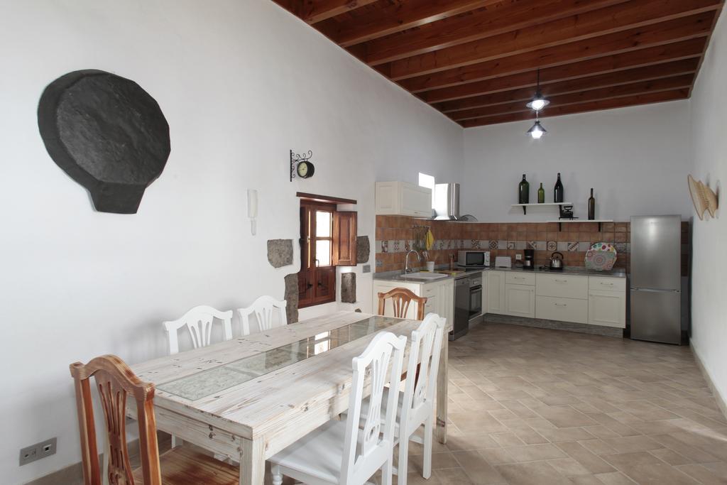 Caserio Leandro I Tias Exterior photo