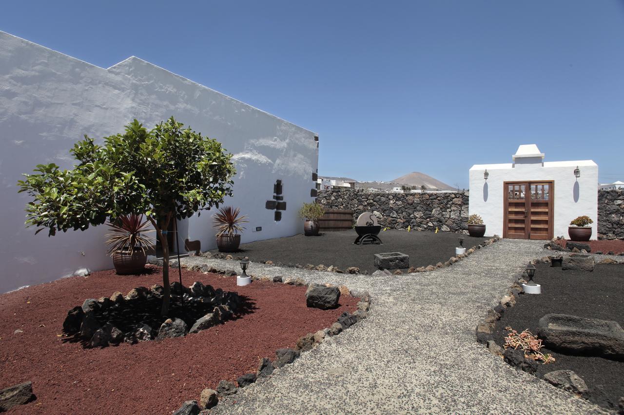 Caserio Leandro I Tias Exterior photo